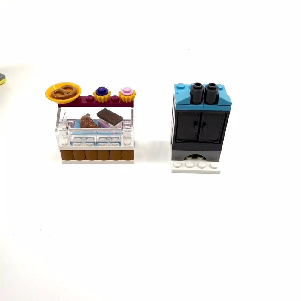 Lego Friends Downtown Bakery 41006 Pre-owned Complete with Instruction Manual - Picture 2 of 6